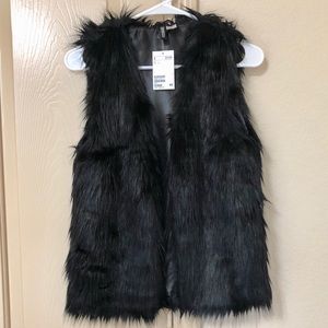 H&M black faux fur vest